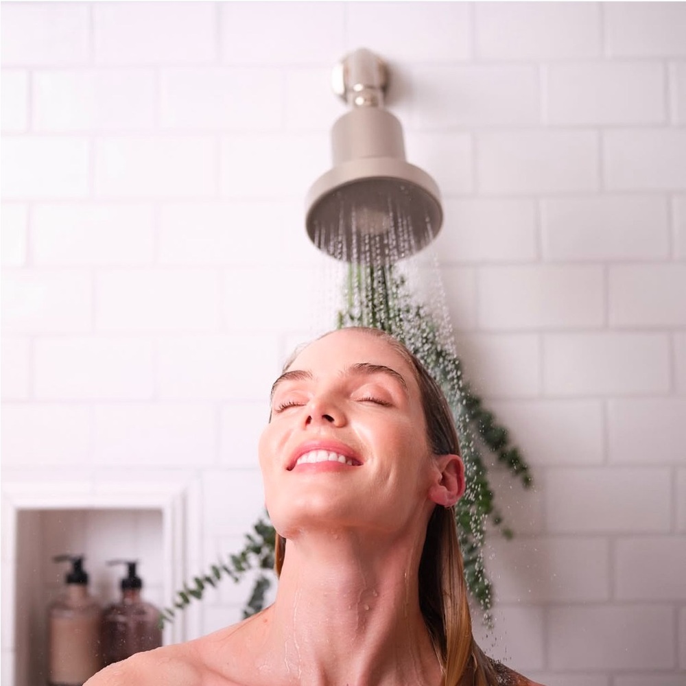 j highly concentrated filtered showerhead with the newest technology‎